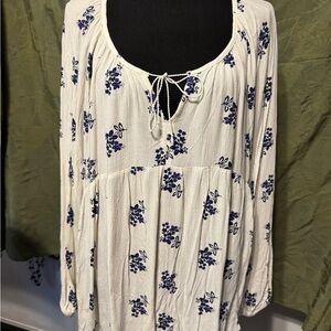 Old Navy Cream Blouse with Blue Floral Pattern Sz XL